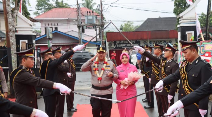Sertijab Kapolres Pasaman AKBP Adirawa Permana Anggawistara S.I.K Resmi Gantikan AKBP Muhamad Agus hidayat. S.H. S.I.K.