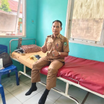 Wali Nagari tarung tarung Utara Budiman Nasution S,p turut mendonorkan Darahnya dipuskesmas Rao kec. Pasaman.